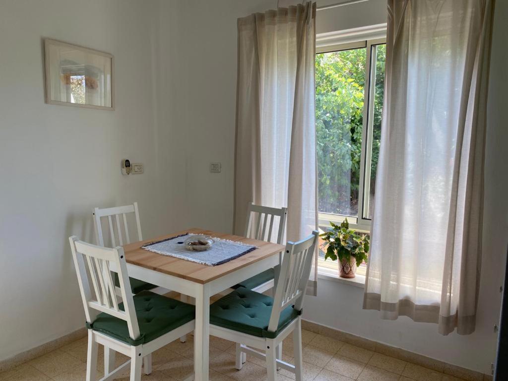 Maple'S Place - אירוח מייפל Roș Pina Exterior foto
